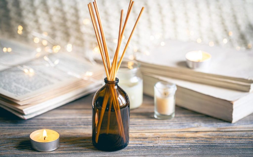 Аромат для дому: як підібрати запах, який любиш дихати